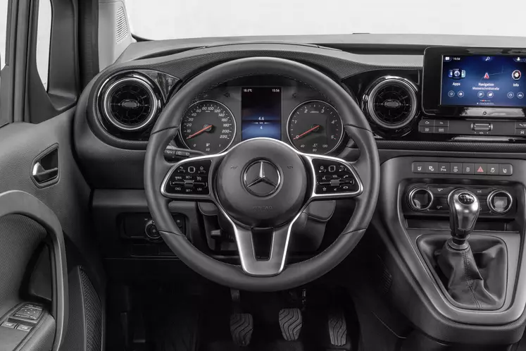 L'utilitaire Mercedes Citan adopte l'écran tactile et le volant multifonction des berlines de la marque