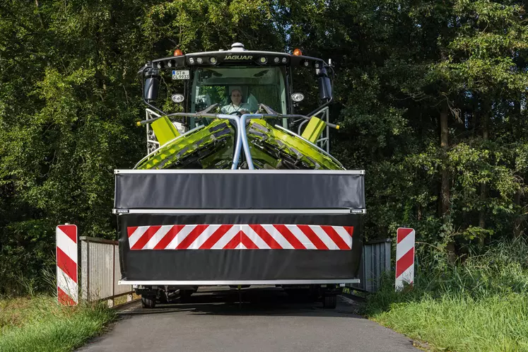 Claas bec ensileuse Orbis 900 Réussir Machinisme