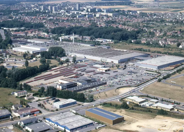 Vue aérienne de l'usine de Beauvais en 1983. 