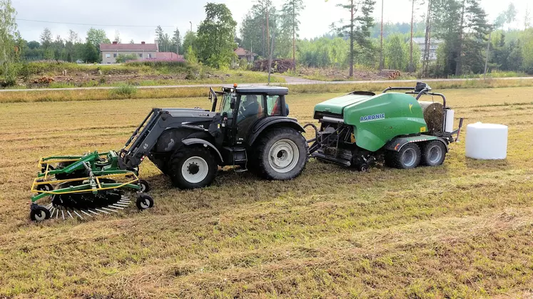 Andaineur Agronic sur chargeur frontal