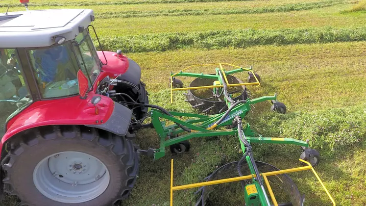 Andaineur Agronic porté sur relevage arrière