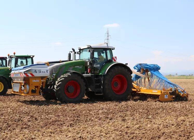 Combiné de semis Alpego avec trémie frontale