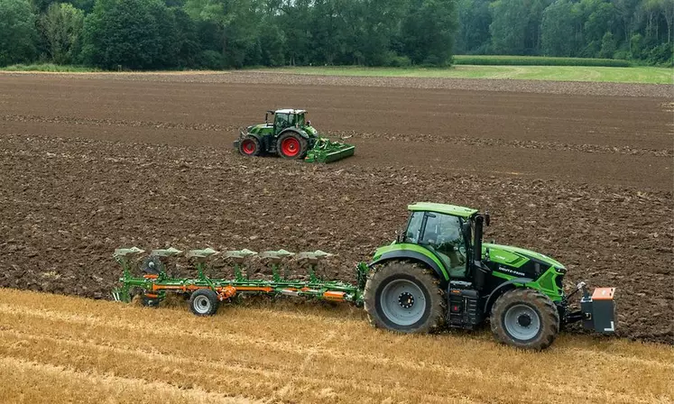 La nouvelle charrue à largeur variable Amazone Teres 300 se décline en sécurité boulon ou non-stop hydraulique. 