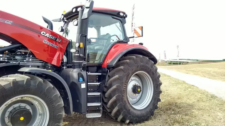 Tracteur Case IH Magnum AFS Connect Réussir Machinisme