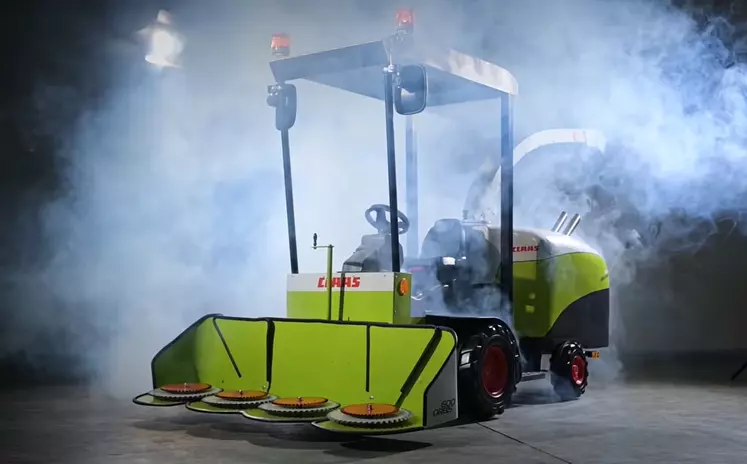 Prototype d'ensileuse à pédale Claas Réussir Machinisme