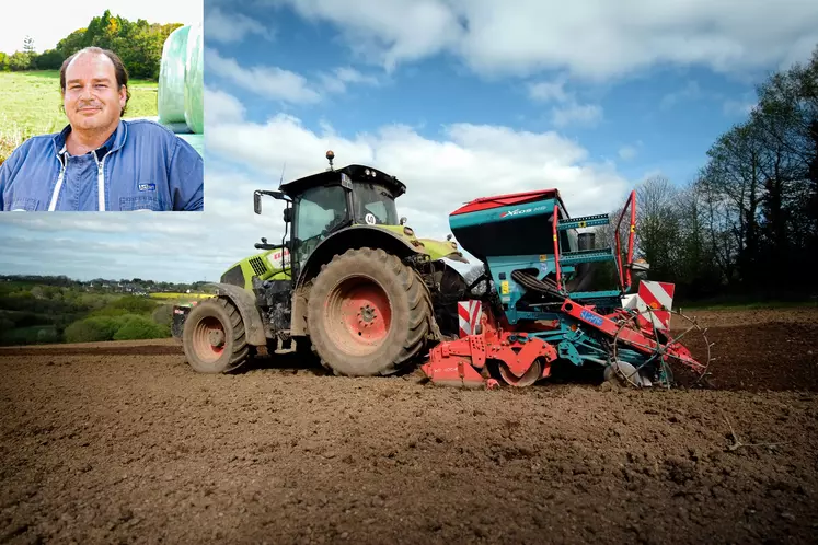 Tracteur Claas avec semoir Sulky Xeos et Laurent Garo, agriculteur