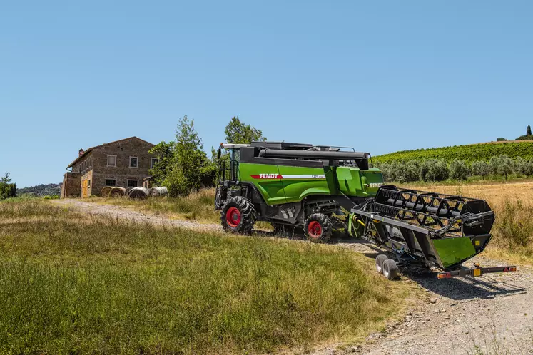 Fendt Moissonneuse-batteuse 5275 C SL Réussir machinisme