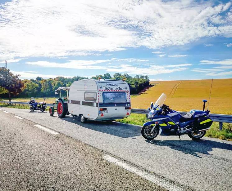 Tracteur caravane Réussir machinisme