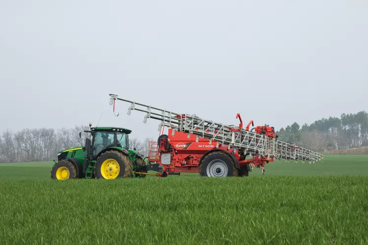 Epandeur d'engrais pneumatique Réussir Machinisme Kuhn