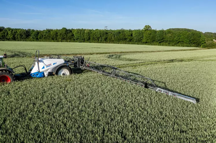 pulvérisateur traîné Evrard Opale Réussir machinisme