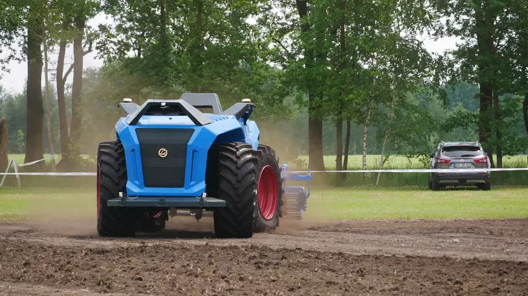 Krone et Lemken ont développé un tracteur autonome qui affiche un rayon de braquage de 6,50 m. 