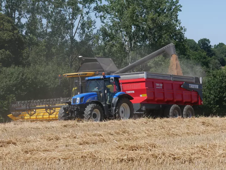 New Holland Moissonneuse-batteuse CH770 Réussir machinisme