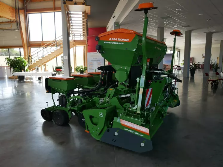 Semoir Amazone Precea 3000-A combiné herse rotative