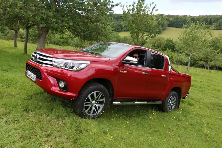 Essai Toyota Hilux Réussir Machinisme