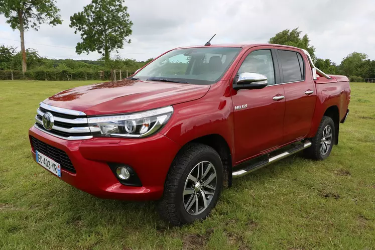 Essai Toyota Hilux Réussir Machinisme