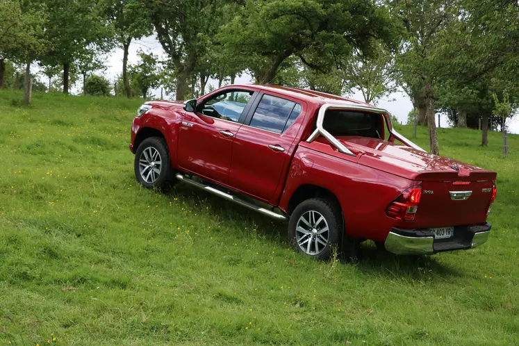 Essai Toyota Hilux Réussir Machinisme