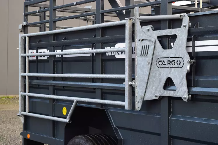 Bétaillère Promodis Cargo - barrière latérale coulissante