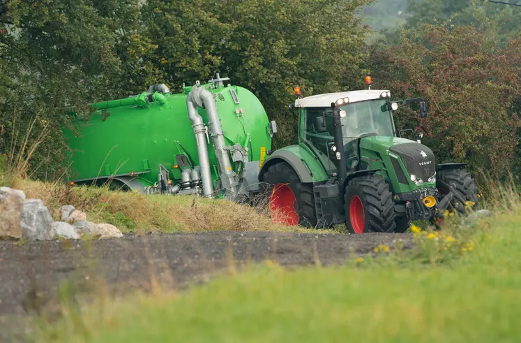 Tonne à lisier alambic Réussir Machinisme Poisson d'avril