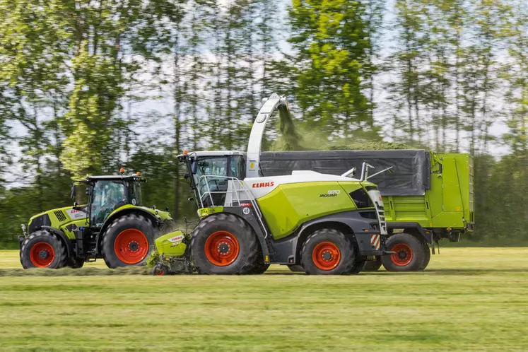 Ensileuse Claas Jaguar 970 à moteur 6 cylindres en ligne MAN. © Claas