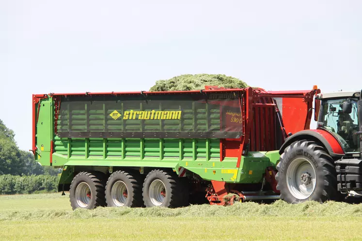 La remorque autochargeuse Strautmann Magnon contient de 42 à 52 mètres cubes. © Strautmann