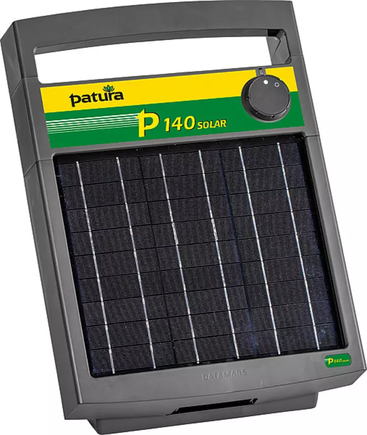 L'électrificateur Patura P140 et son panneau solaire de 9,6 W permet d'alimenter jusqu'à 10 km de clôture. © Patura