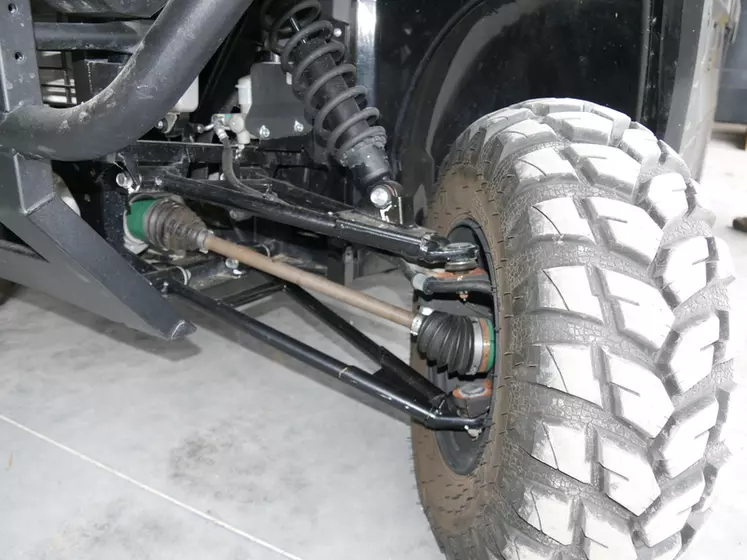 La dureté des suspensions est réglable sur le Mule Pro-DX de Kawasaki.
