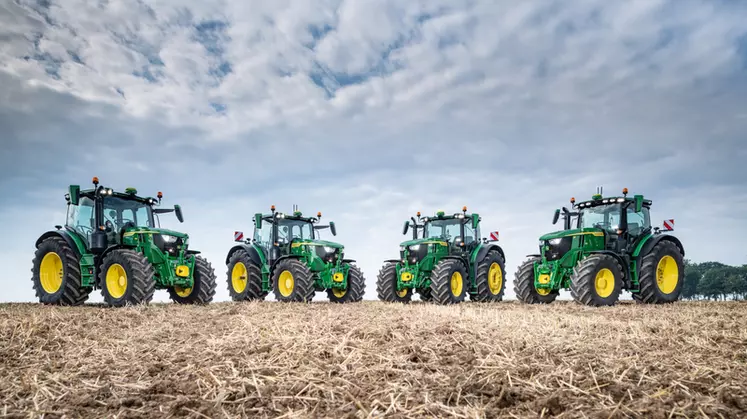 La gamme de tracteurs John Deere 6R se compose de 14 modèles développant de 135 à 301 chevaux avec la puissance additionnelle IPM.