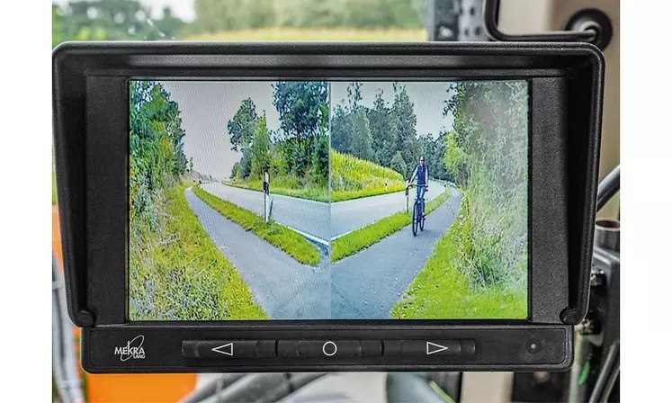 La vue des deux caméras est affichée sur un écran unique en cabine.