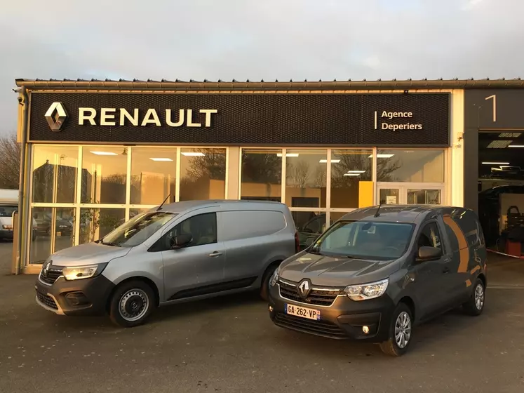 Le Renault Express Van est annoncé à partir de 18 400 euros HT, alors que le Kangoo 3 Van débute à 20 400 euros HT.