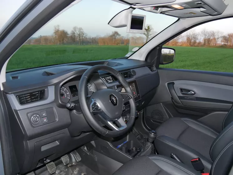 Le Renault Express Van dispose en standard uniquement de l'airbag chauffeur.