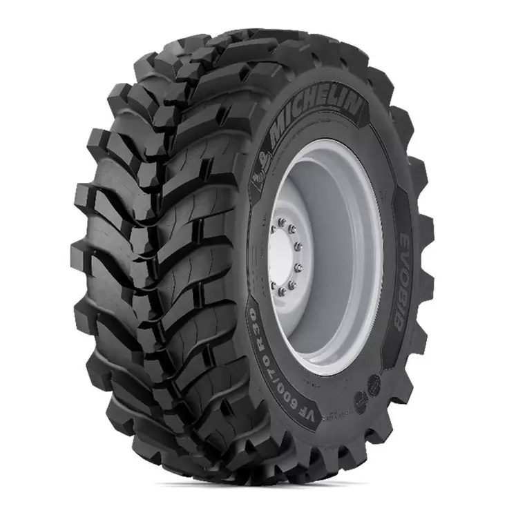 Le pneu Michelin Evobib n'est pour l'instant disponible qu'en deux dimensions : VF 710/70 R42 et VF 600/70 R30