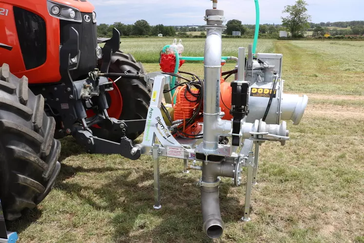 L'épandage sans tonne de l’irlandais Slurrykat intègre une pompe centrifuge offrant un débit jusqu'à 350 m3/h.