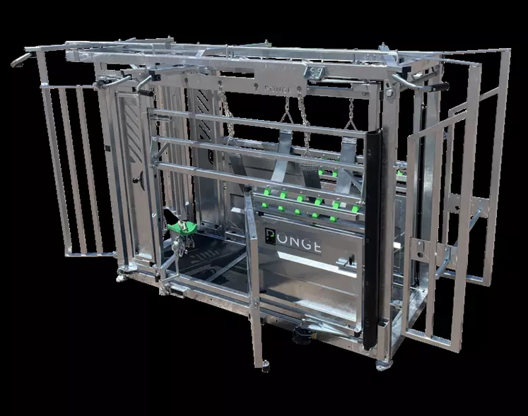 Les cages de contention Ponge intègrent des commandes ergonomiques regroupées en hauteur. 