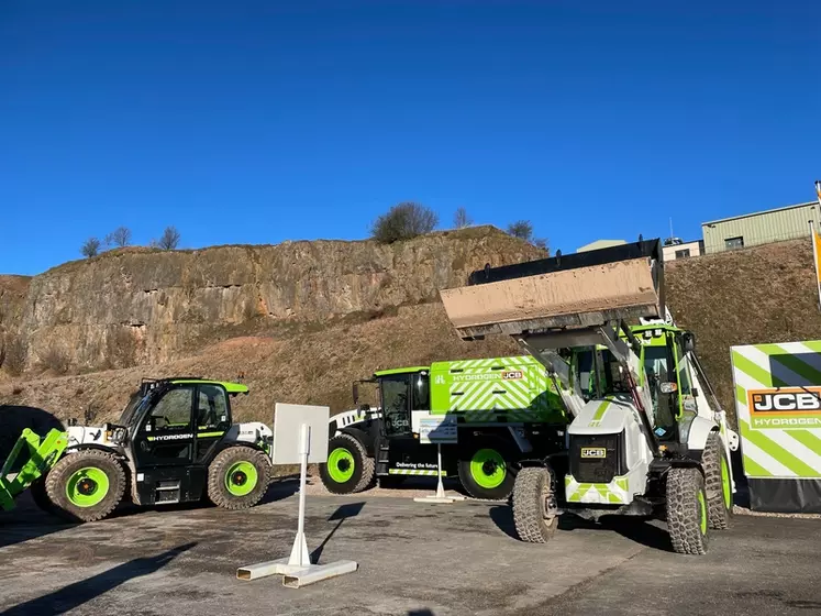 Une équipe de 100 ingénieurs de chez JCB travaille depuis plus d'un an sur le développement du moteur à hydrogène.