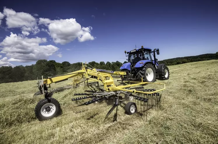  © NEW HOLLAND