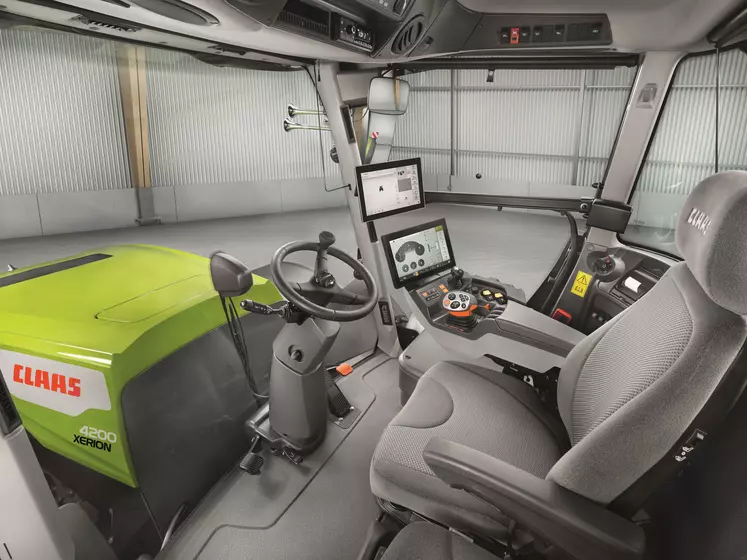 Les tracteurs Claas Xerion adoptent le terminal Cemis 1200.