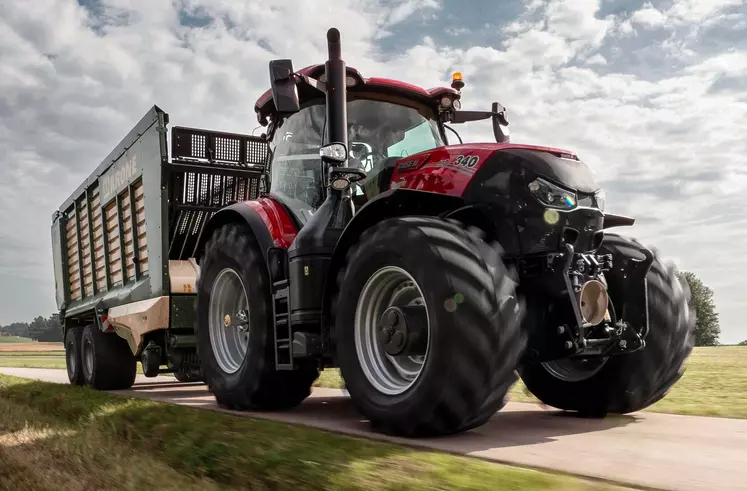 La gamme de tracteurs de forte puissance Case IH Optum accueille un nouveau modèle de 340 ch. 