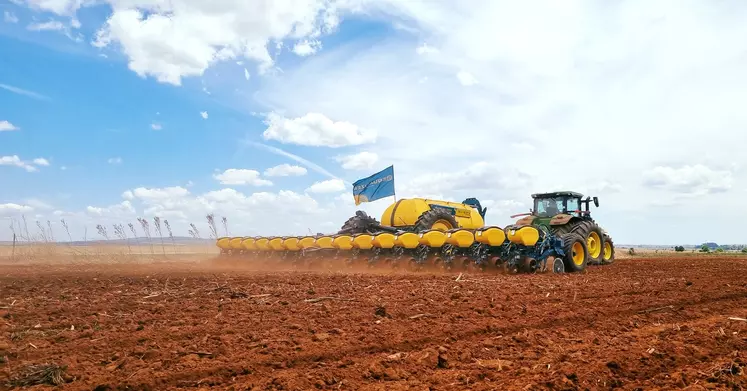 Récemment acquise par Lemken, l'entreprise sud-africaine Equalizer propose une large gamme de semoirs monograines de 8 à 24 rangs.