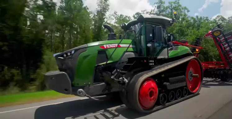 Fendt 1100 Vario MT sur la route