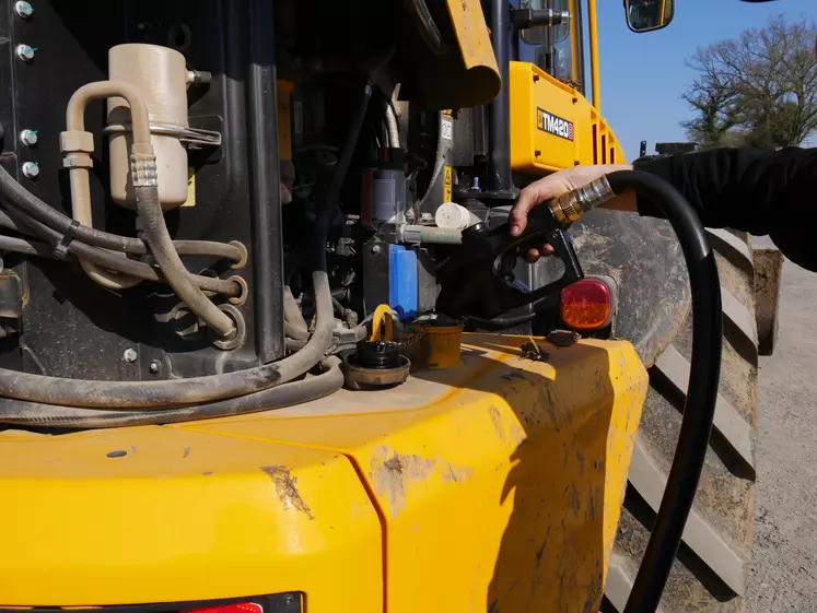 GNR déversé dans un réservoir de tracteur