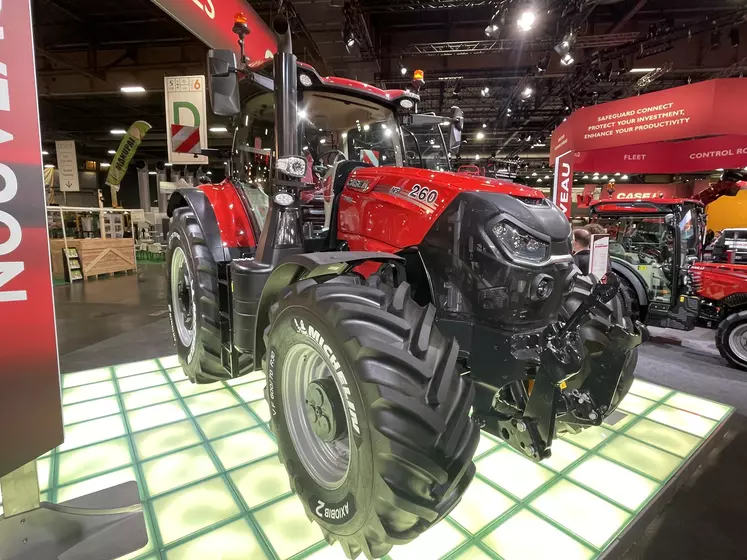 Case IH renouvelle sa gamme de tracteurs Puma et lui ajoute un modèle de 300 ch en puissance maxi. 