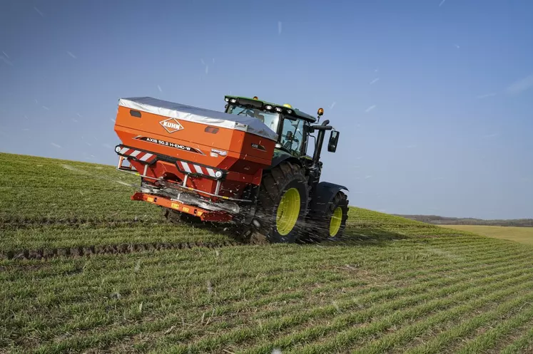 Avant de partir fertiliser, il est bon de vérifier l'état de l'épandeur et de ses bons réglages.