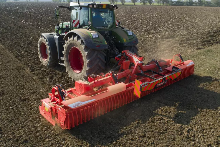 La gamme de herses rotatives Maschio Gaspardo Jumbo est proposée en version Isotronic.