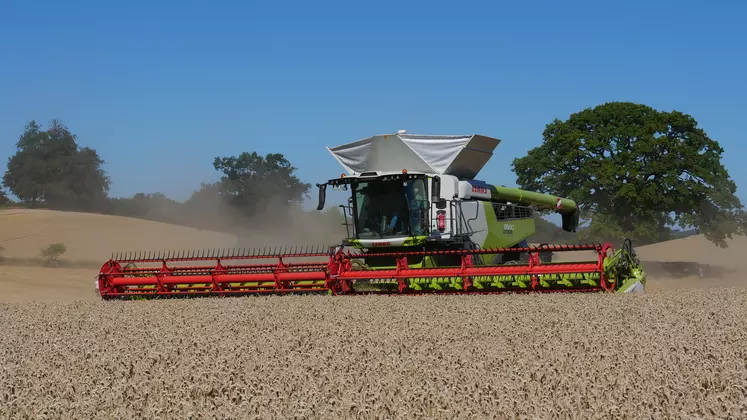 De plus entreprises de travaux agricoles pratiquent la prestation complète.