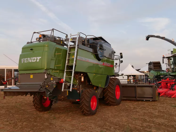 Moissonneuse-batteuse Fendt Corus 526 MCS