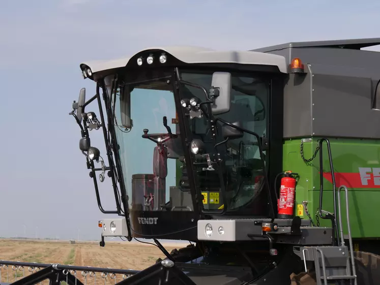 Moissonneuse-batteuse Fendt Corus 526 MCS