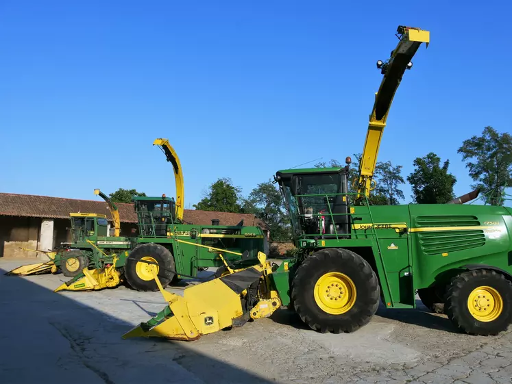 Cet entrepreneur italien près de Milan a conservé (ou racheté) bon nombre d'ensileuses qui ont marqué l'histoire de John Deere.