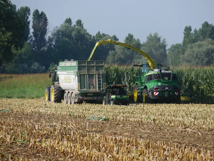 Nouvelles ensileuses John Deere 9500 et 9600.