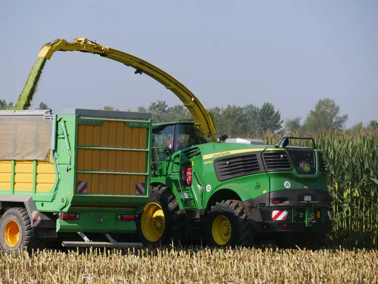 Nouvelles ensileuses John Deere 9500 et 9600.