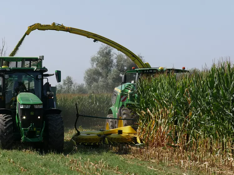 Nouvelles ensileuses John Deere 9500 et 9600.